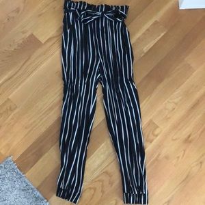 STRIPED FLOWY PANTS